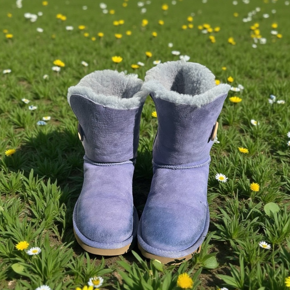 UGG® Classic Short Bailey Button Boots in Purple | US 7